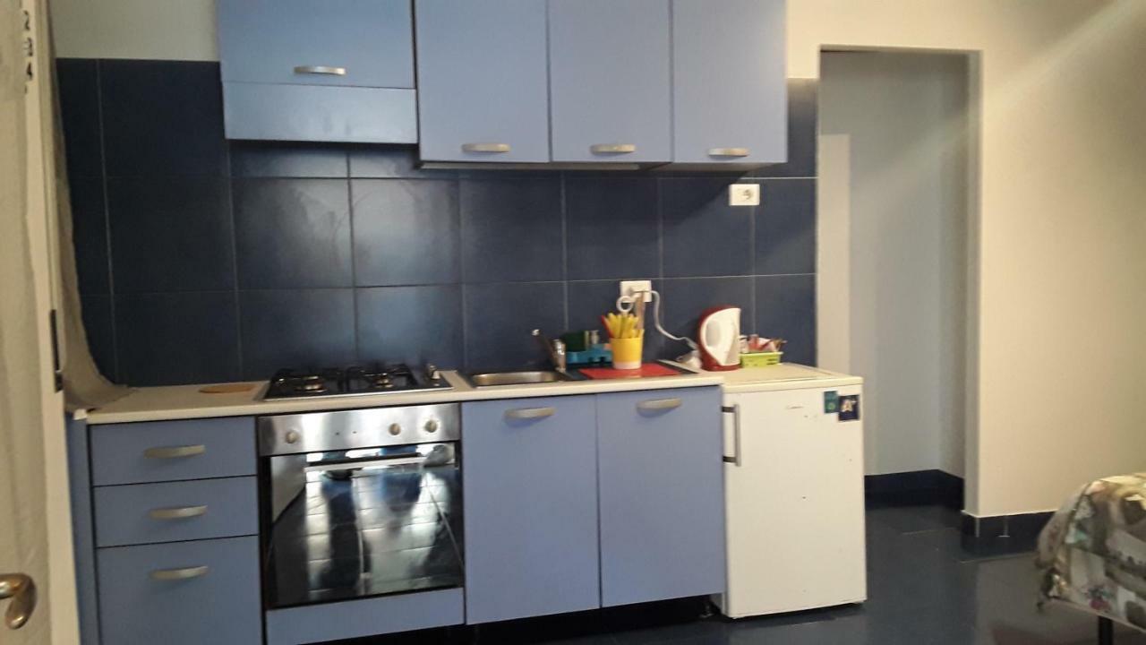 Archimede Apartment Pavia Bagian luar foto