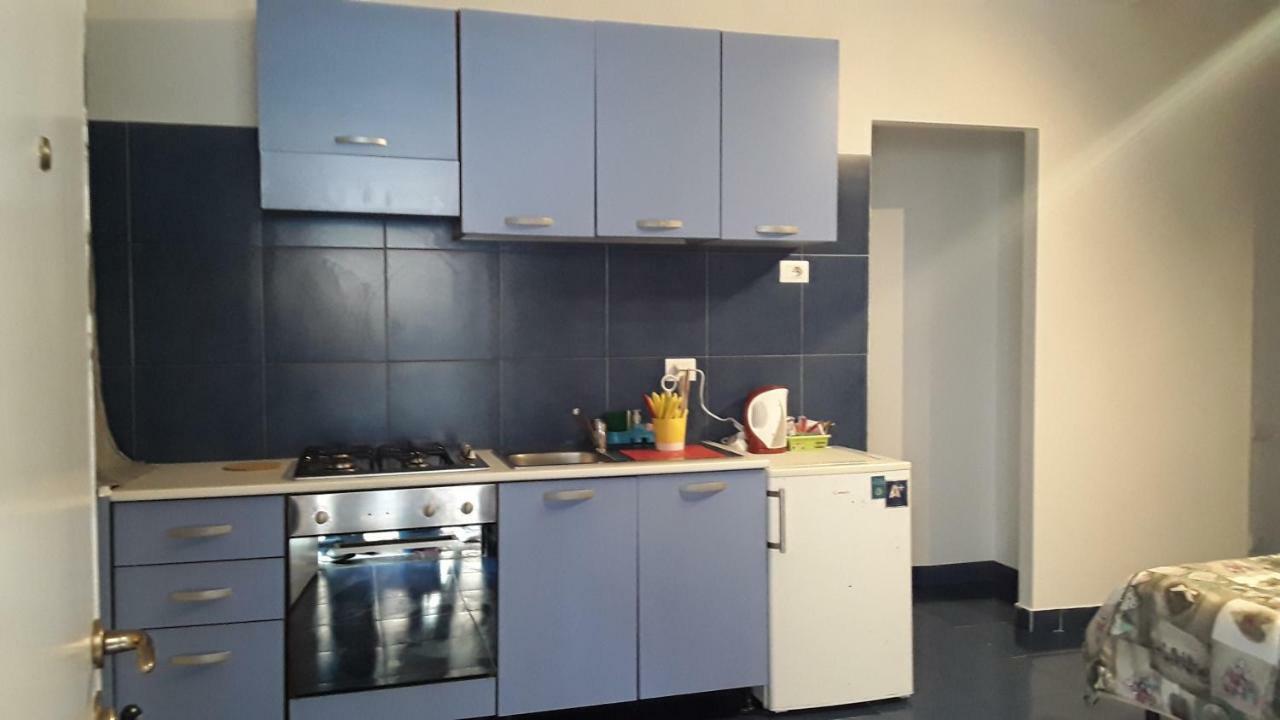 Archimede Apartment Pavia Bagian luar foto