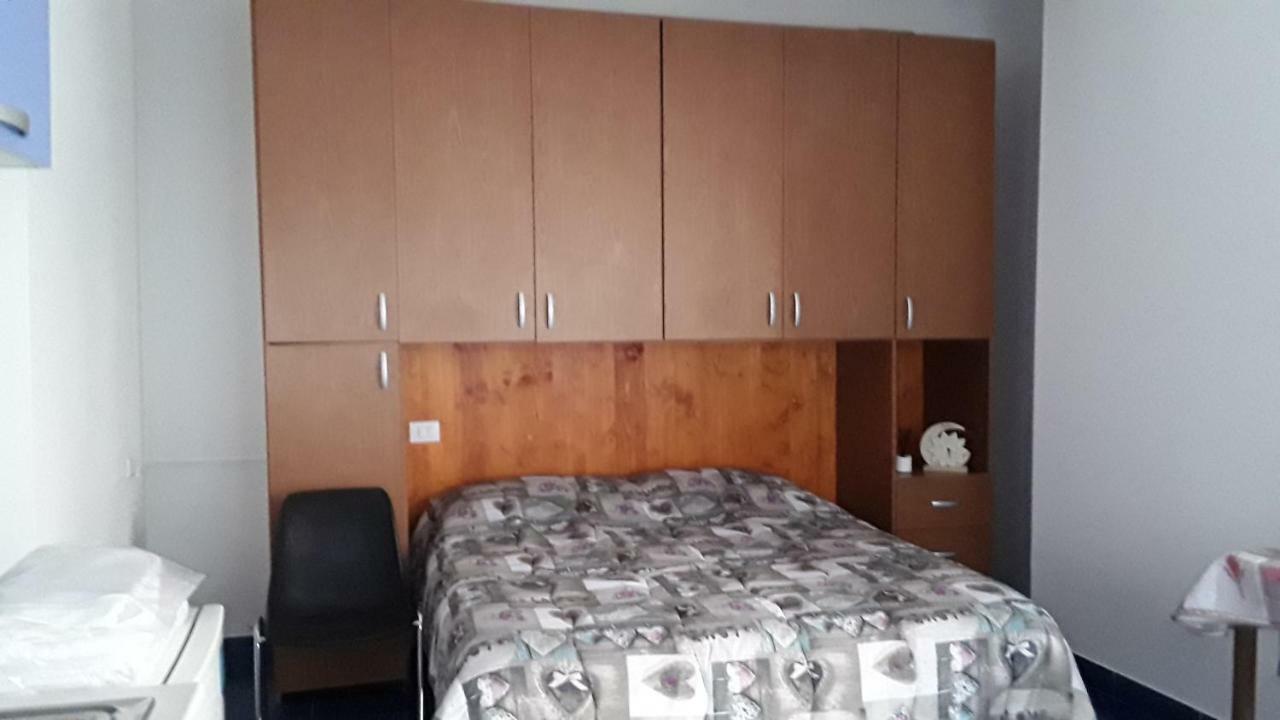 Archimede Apartment Pavia Bagian luar foto