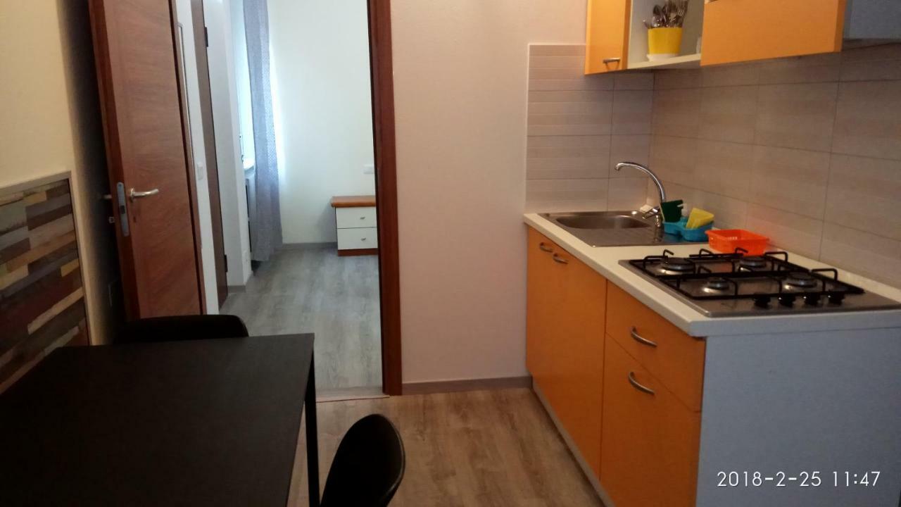 Archimede Apartment Pavia Bagian luar foto
