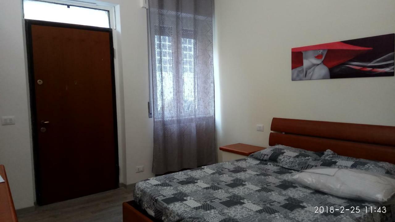 Archimede Apartment Pavia Bagian luar foto