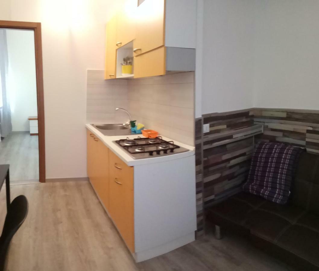 Archimede Apartment Pavia Bagian luar foto