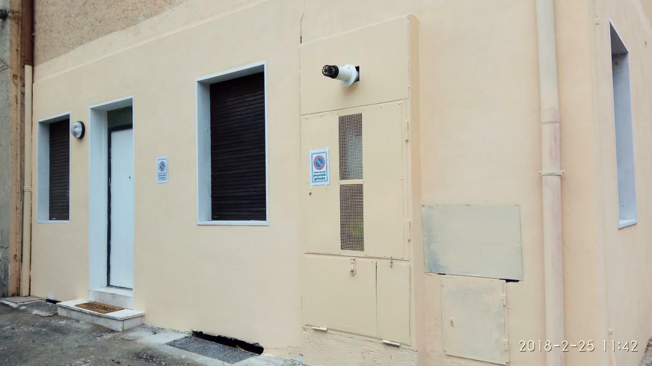 Archimede Apartment Pavia Bagian luar foto