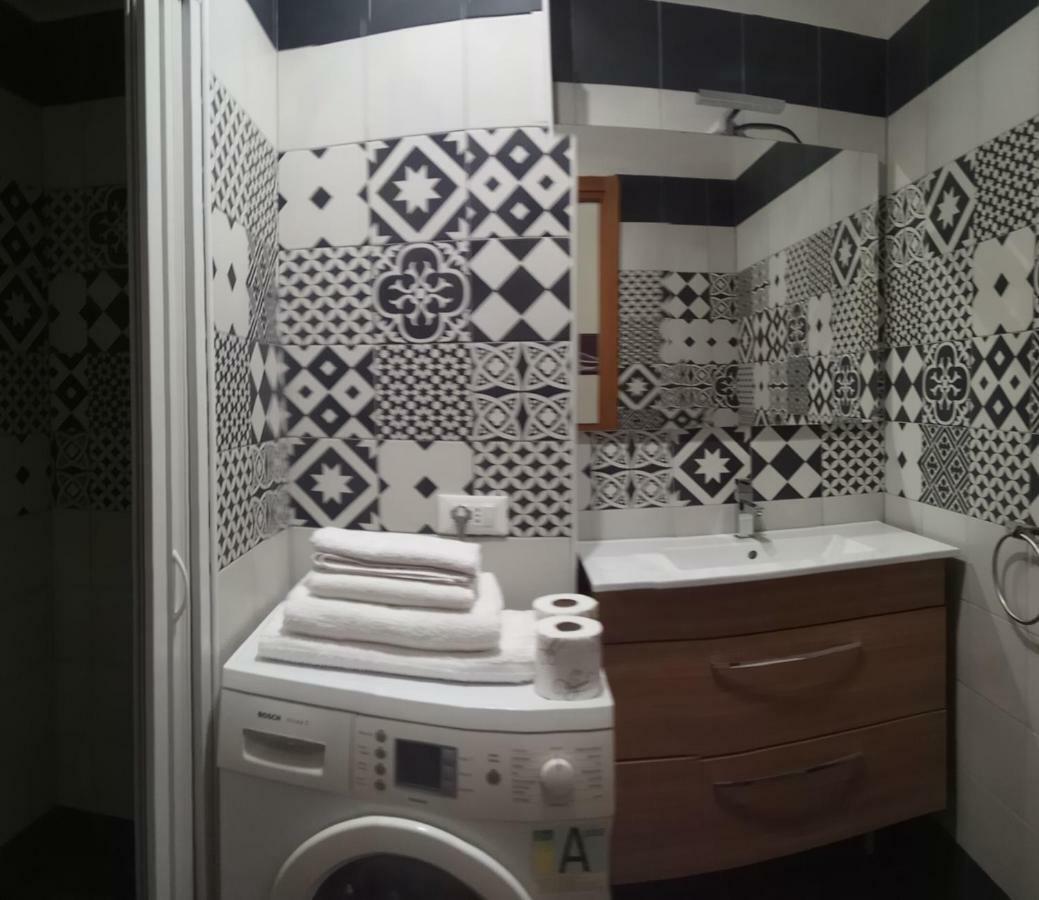 Archimede Apartment Pavia Bagian luar foto